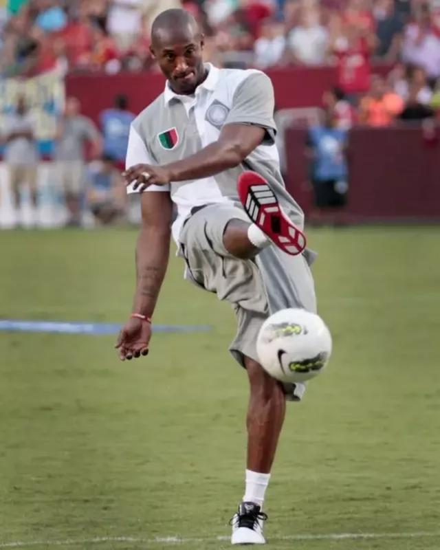 英媒：两家沙特球队将在1月报价萨拉赫，金额远低于2亿镑