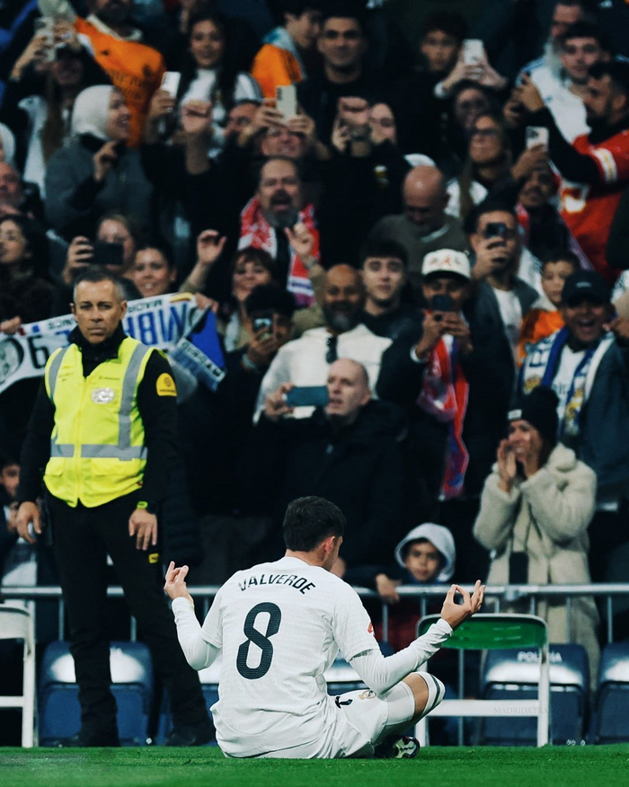 篮球火箭球队连续两场胜利庆祝