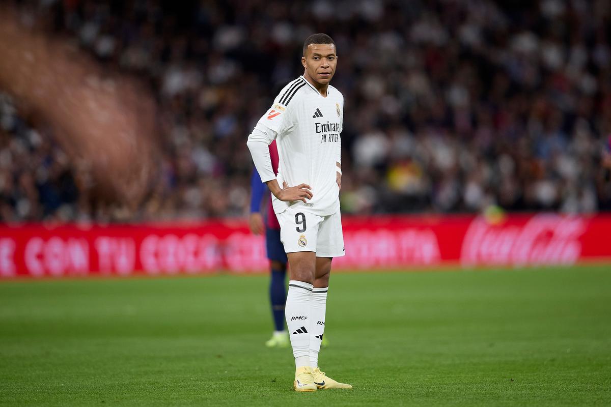 阿森纳圣诞登顶英超，历史数据揭示半数领跑者最终夺冠（阿森纳圣诞领跑英超，过往数据显示半数榜首最终夺冠）