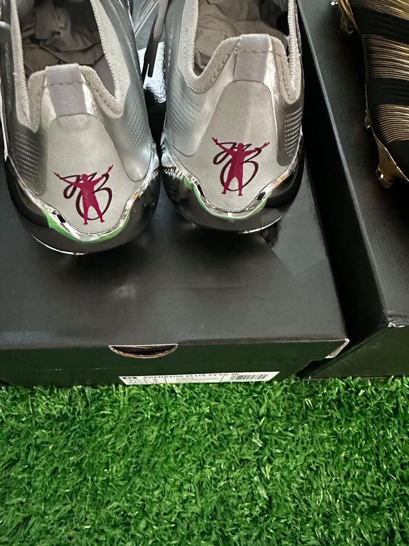 荷兰女国脚罗尔德公开谈论与女友恋情，两人曾因亲密照片受批评