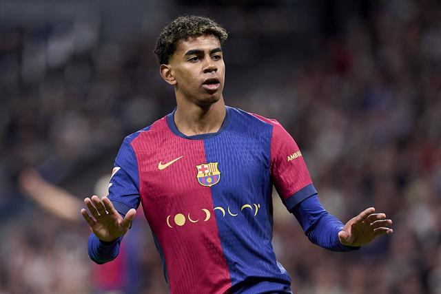 图片报：于帕想在新合同第一年就加入解约金条款，拜仁不同意（图片报：于帕希望新合同首年设解约金条款，遭拜仁拒绝）