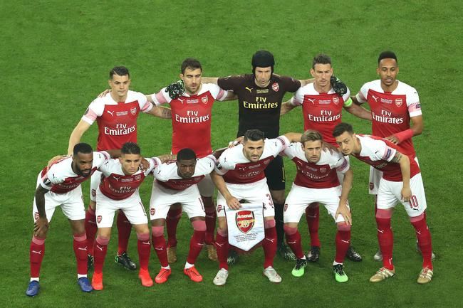 铜梁龙选帅举棋不定！张外龙或绝迹中超江湖，谢晖带队一年游？刘建业或逆袭（铜梁龙主帅悬而未决：张外龙或告别中超，谢晖恐成一年过客？刘建业迎逆袭良机）