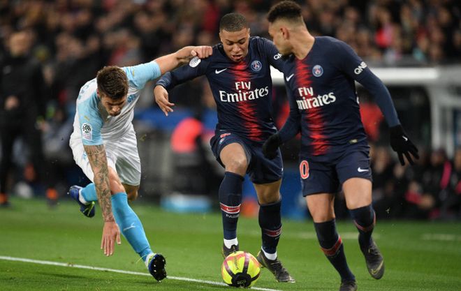 英超赛程提醒：曼城对阵利物浦,（英超焦点战预告：曼城迎战利物浦）