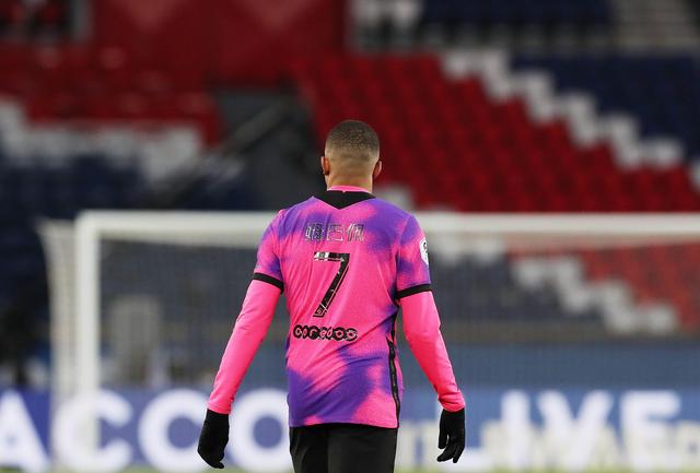 西甲报告：毕尔巴鄂竞技部分球迷多次辱骂维尼修斯和阿森西奥（西甲通报：毕尔巴鄂竞技部分球迷多次对维尼修斯与阿森西奥进行言语攻击）