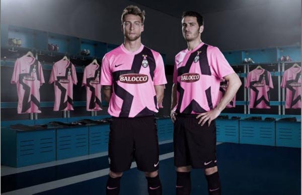 足球报：中足联将于12月12日在上海举行2025职业联赛颁奖大典（足球报：中足联定于12月12日在上海举办2025职业联赛颁奖典礼）