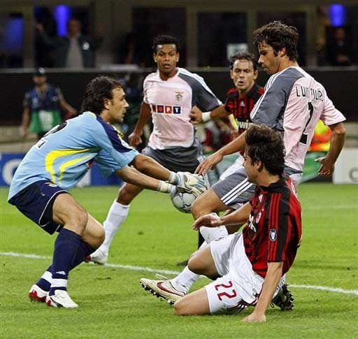 足协主席宋凯现身成都，徐正源、韦世豪、胡荷韬在酒店迎接（中国足协主席宋凯抵达成都，徐正源、韦世豪、胡荷韬在酒店迎候）