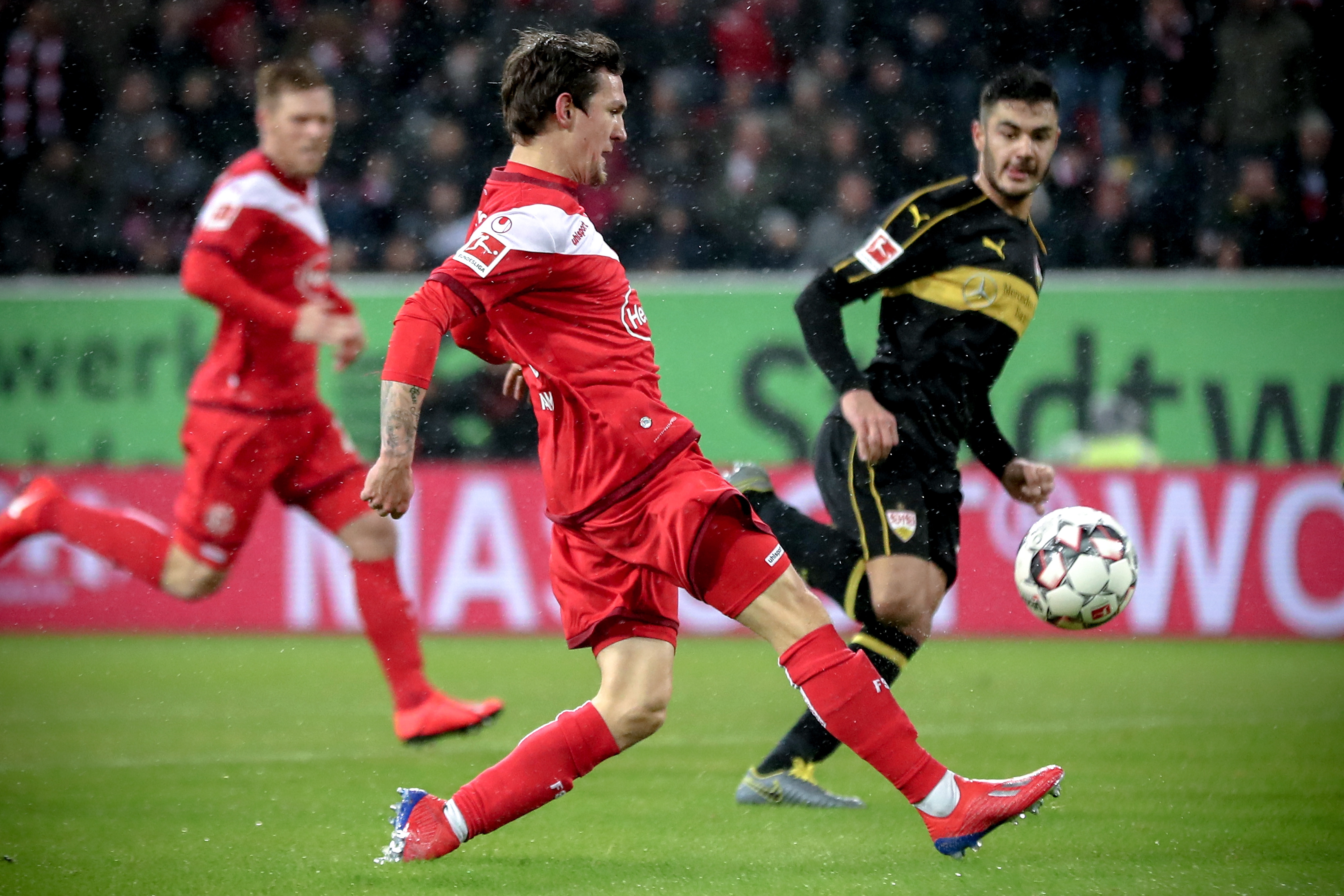 引多队争抢! 阿斯：塞尔塔相信阿连德能卖450万 与迈阿密仍存分歧（多队竞逐！AS称塞尔塔看好阿连德卖出450万，与迈阿密仍未达一致）