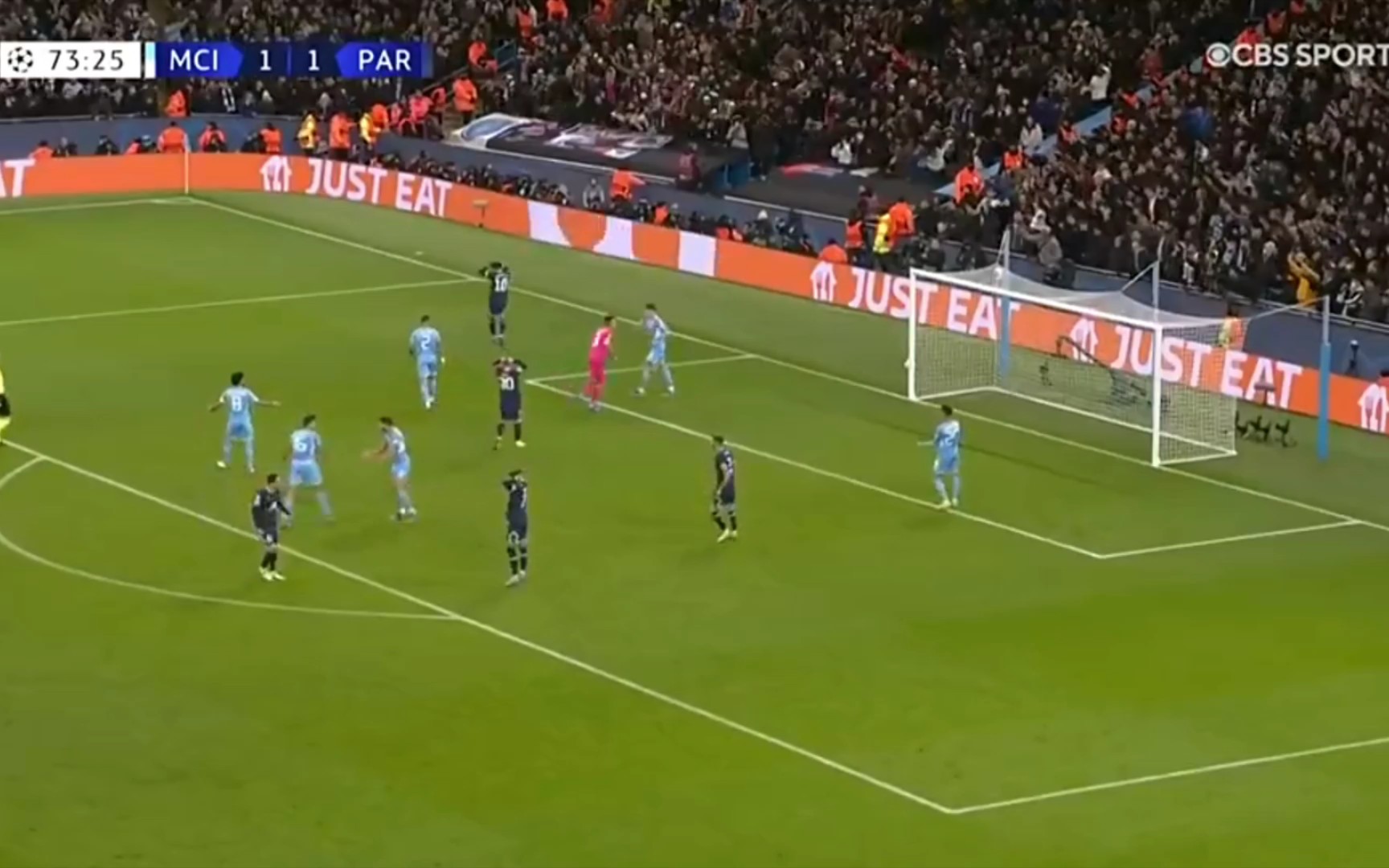 半场战报：海登海姆0-1弗赖堡，曼赞比建功