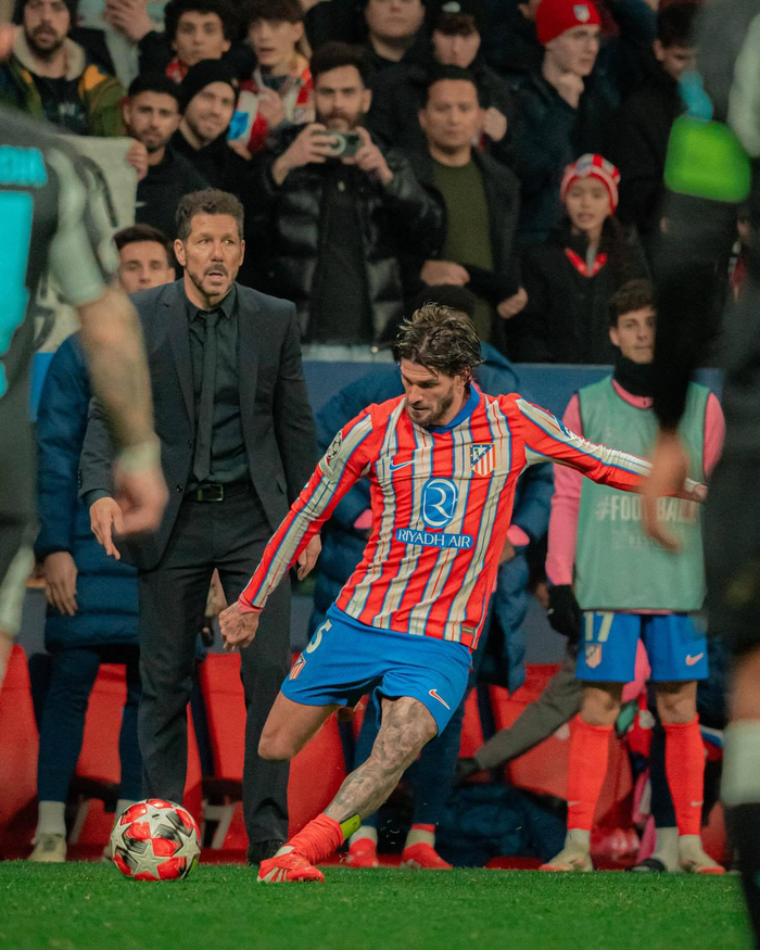 媒体人：邵佳一执教国足后，李昊成为接班颜骏凌的最热门人选