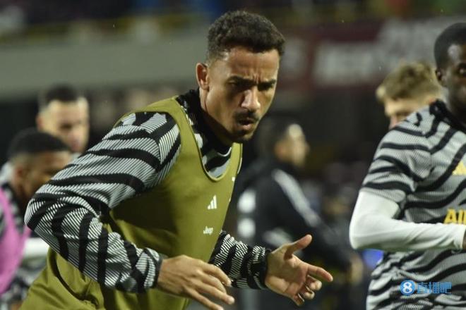 西班牙黄金一代再展实力