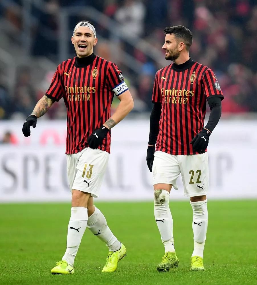 记者：蒋圣龙带330毫升肾脏积液征战半年多，刚完成手术（记者：蒋圣龙带330毫升肾积液征战半年多，手术刚刚完成）